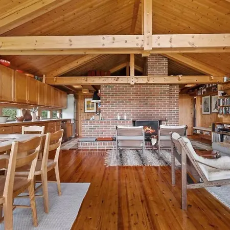 70s Architectural With Views In Feriehus *