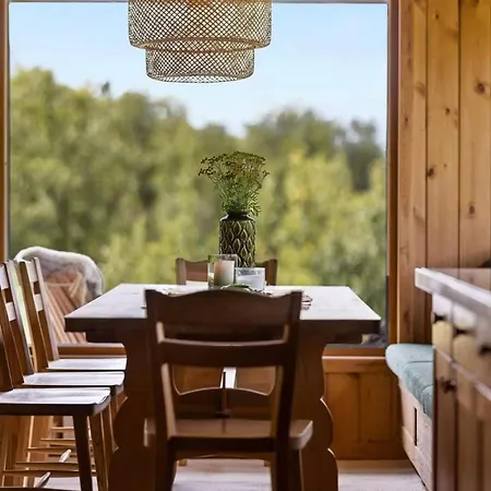 70s Architectural With Views In